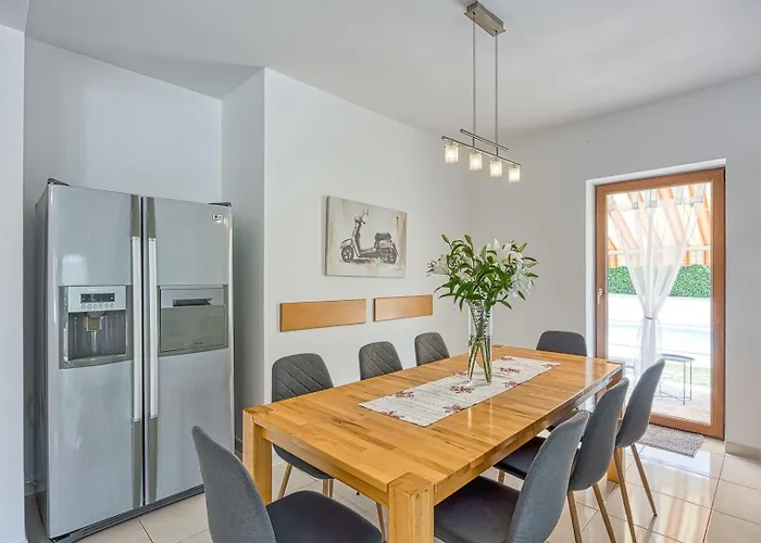 House Iris With Private Pool Villa Poreč