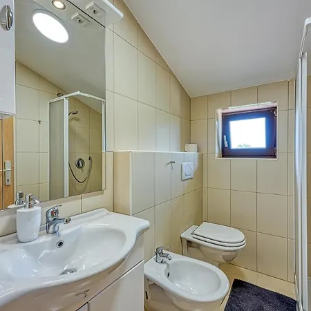 House Iris With Private Pool *