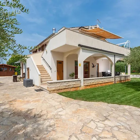 Villa House Iris With Private Pool Porec