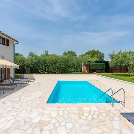 House Iris With Private Pool Villa