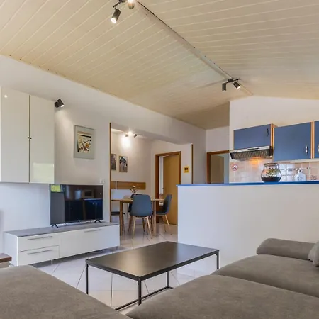 House Iris With Private Pool ポレッチ