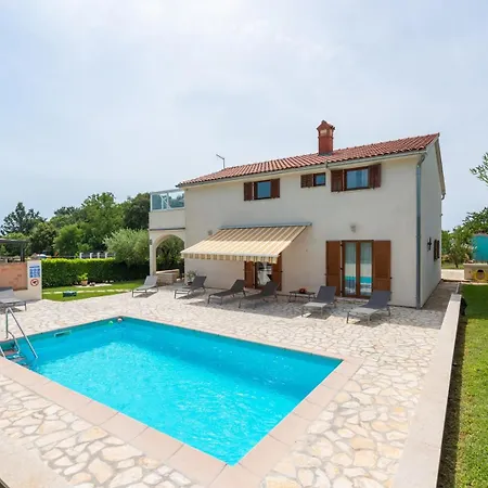 House Iris With Private Pool * Poreč