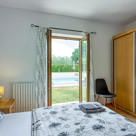 House Iris With Private Pool ヴィラ ポレッチ