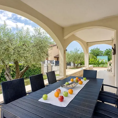House Iris With Private Pool *