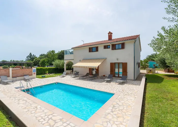 House Iris With Private Pool * Porec