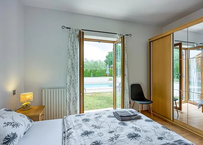 House Iris With Private Pool Vila Porec