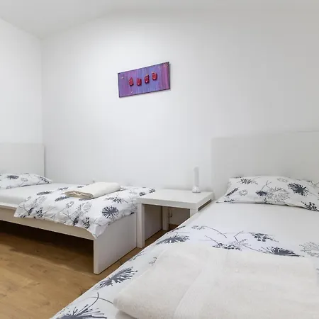 House Iris With Private Pool * Poreč